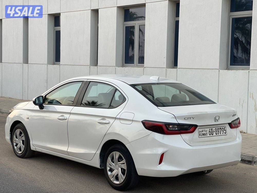 للبيع هوندا سيتي ٢٠٢٢ بحاله الوكاله شرط الفحص5