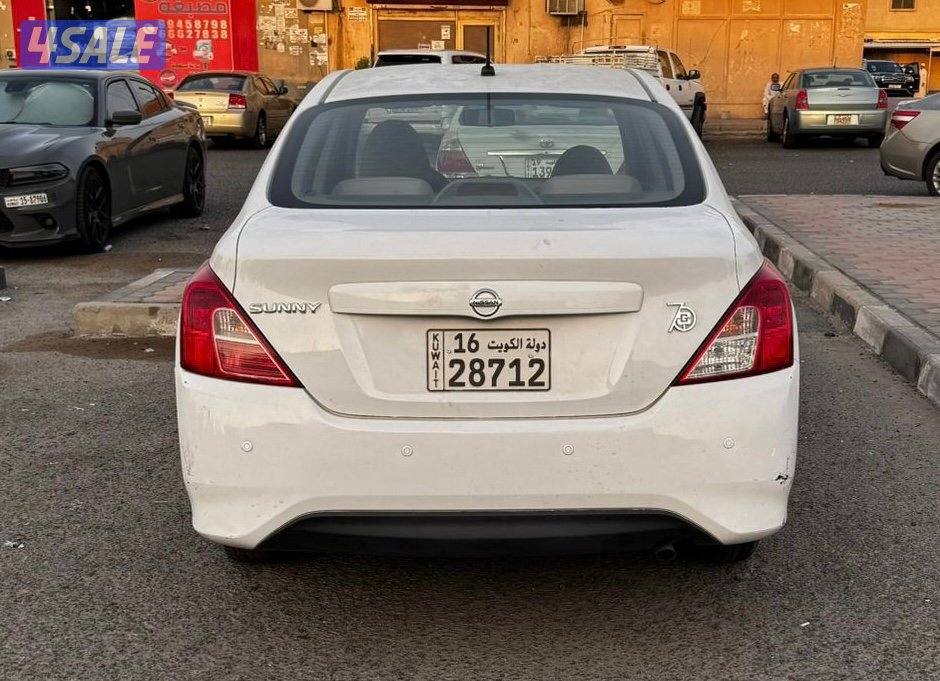 للبيع نيسان صني0