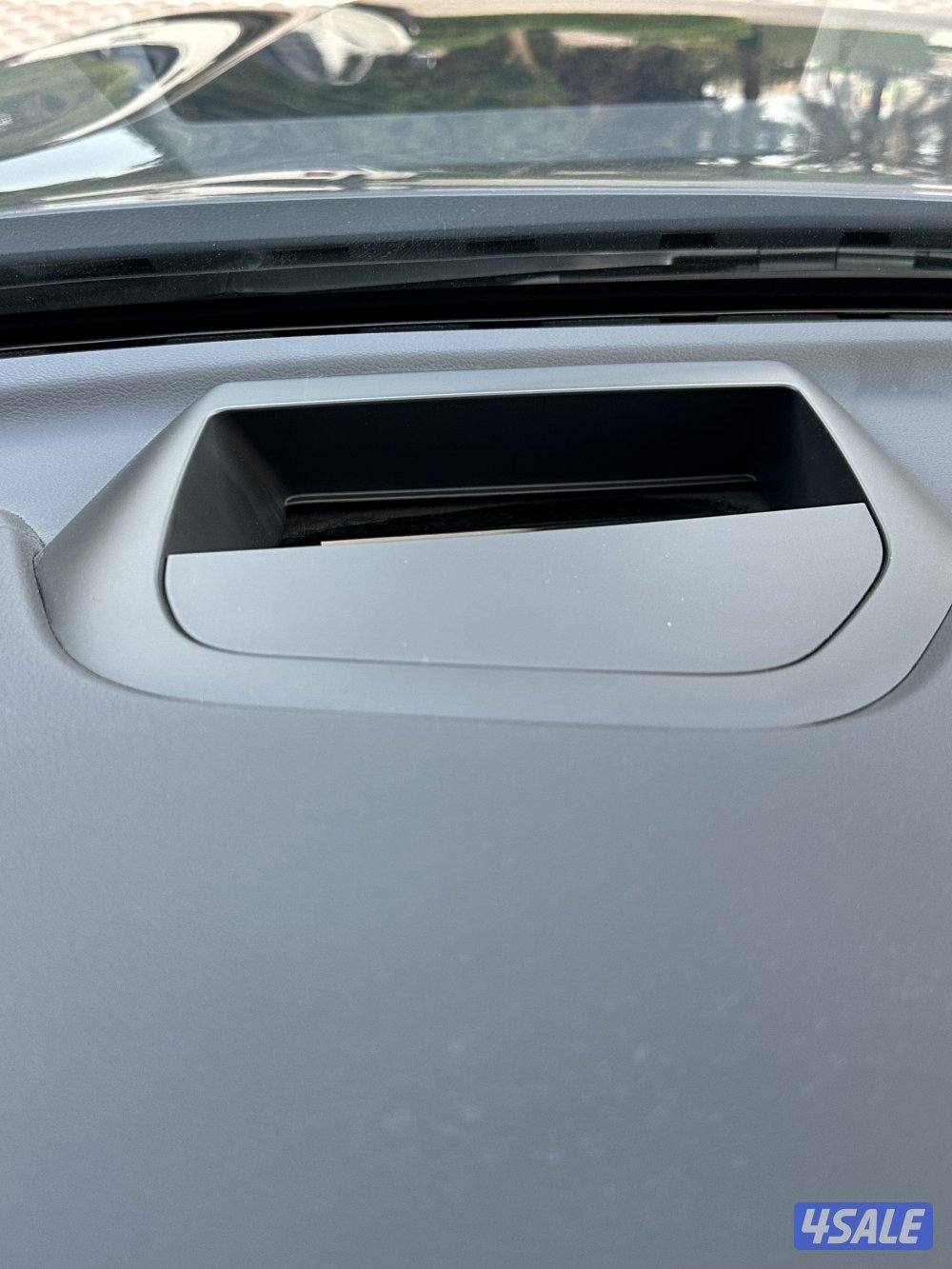 XC60 B5 AWD 2023 تحت الكفاله6