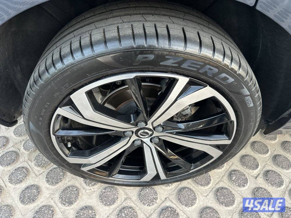 XC60 B5 AWD 2023 تحت الكفاله8