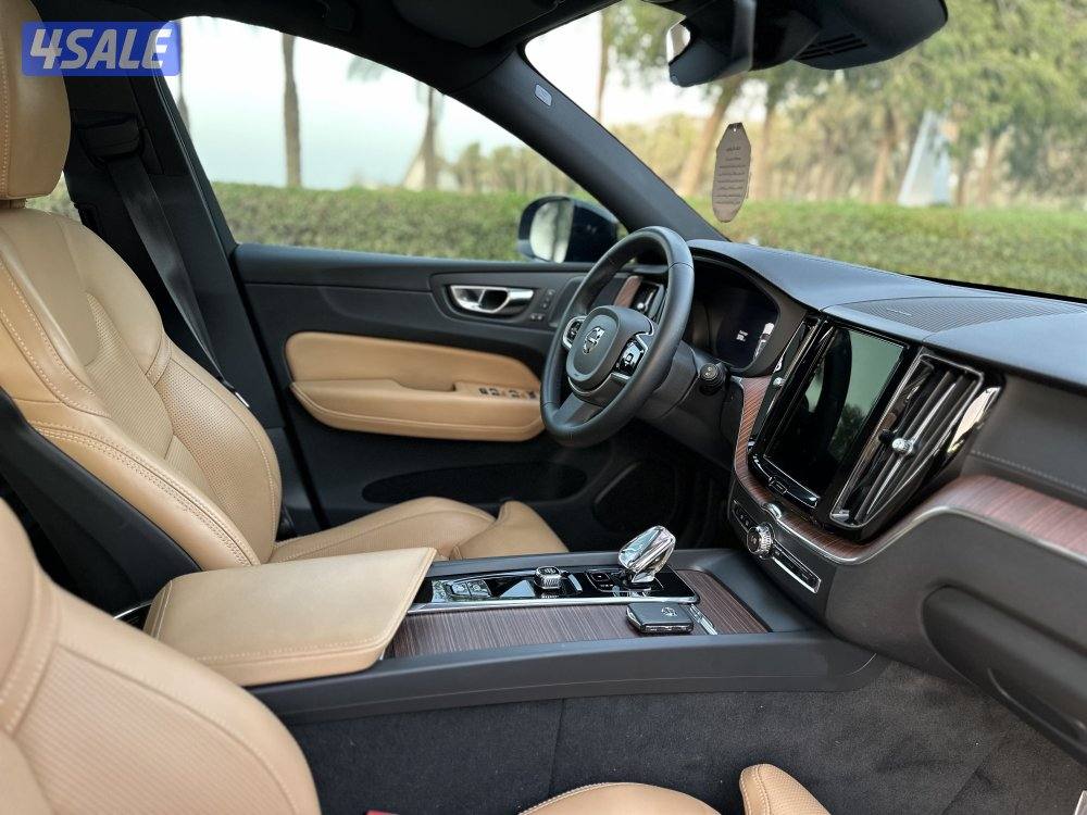 XC60 B5 AWD 2023 تحت الكفاله9