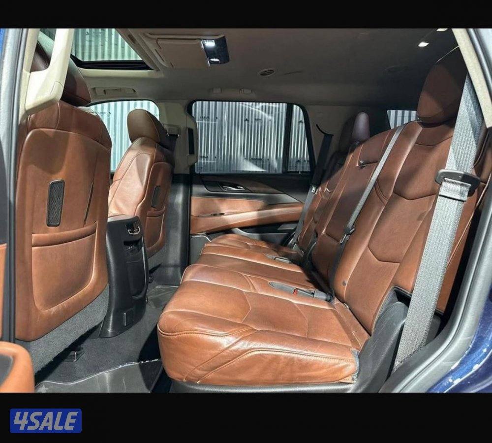 CADILLAC ESCALID5