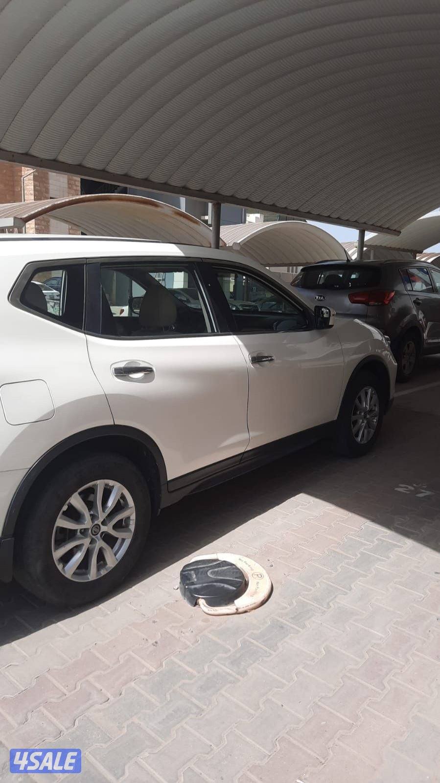 نيسان اكس تريل بحاله ممتازه ماشى 170الف1