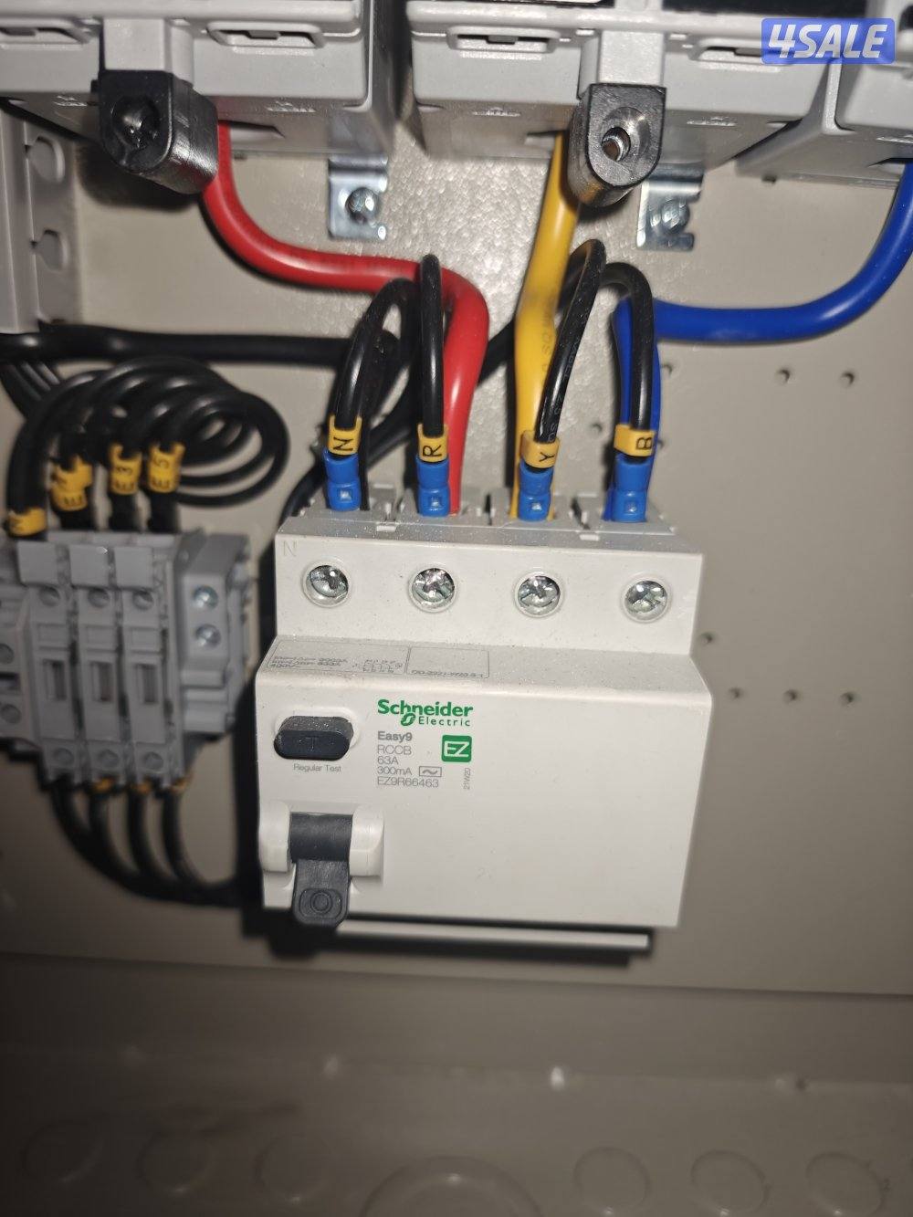 لوحة توزيع كهرباء شبه جديدة مع شاشة عرض – 63A
شنايدر إلكتريك2