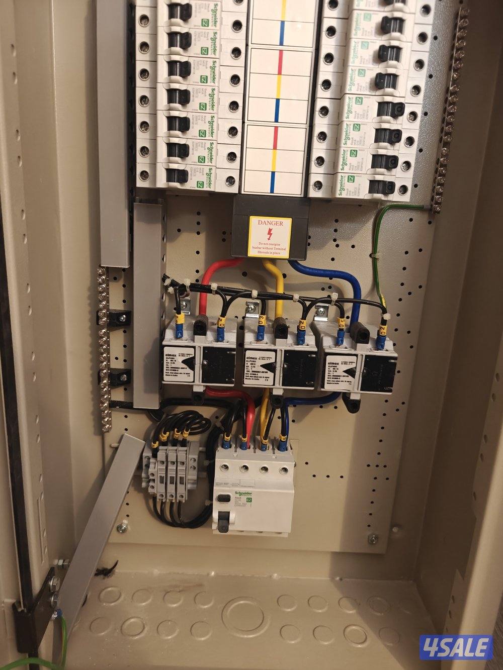 لوحة توزيع كهرباء شبه جديدة مع شاشة عرض – 63A
شنايدر إلكتريك6