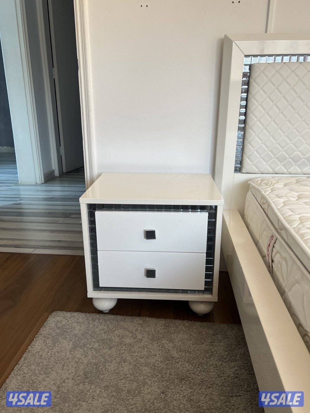 Bed x Wardrobe x 2 drawer2