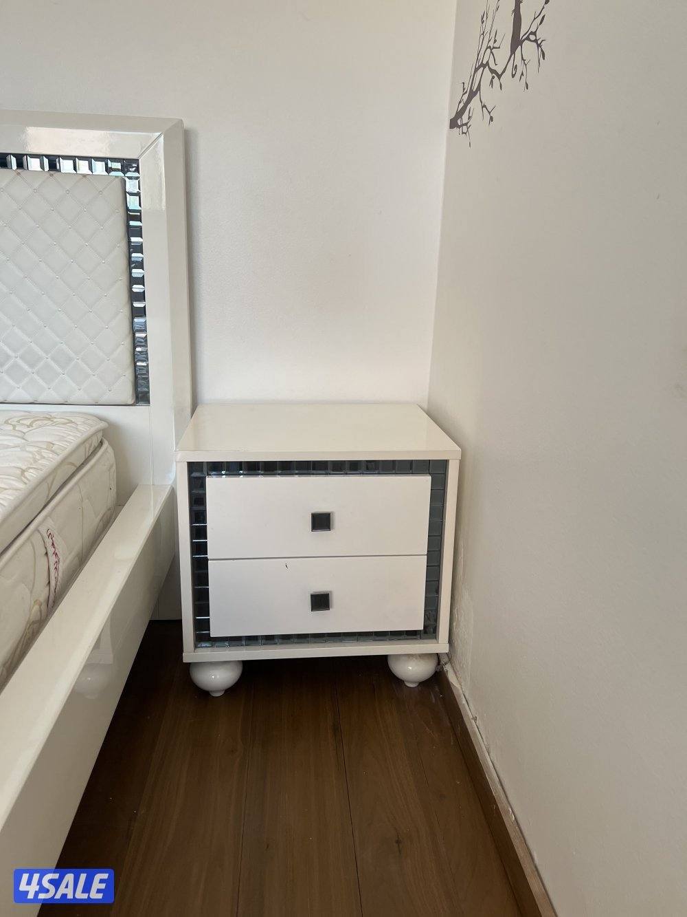 Bed x Wardrobe x 2 drawer5