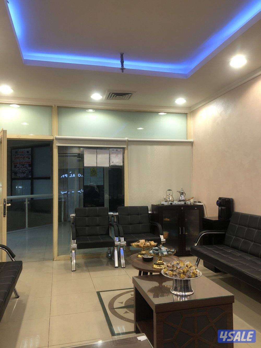 للبيع بيت بالمطلاع ثلاث ادوار وربع سد اصنصير ٤ محطات0