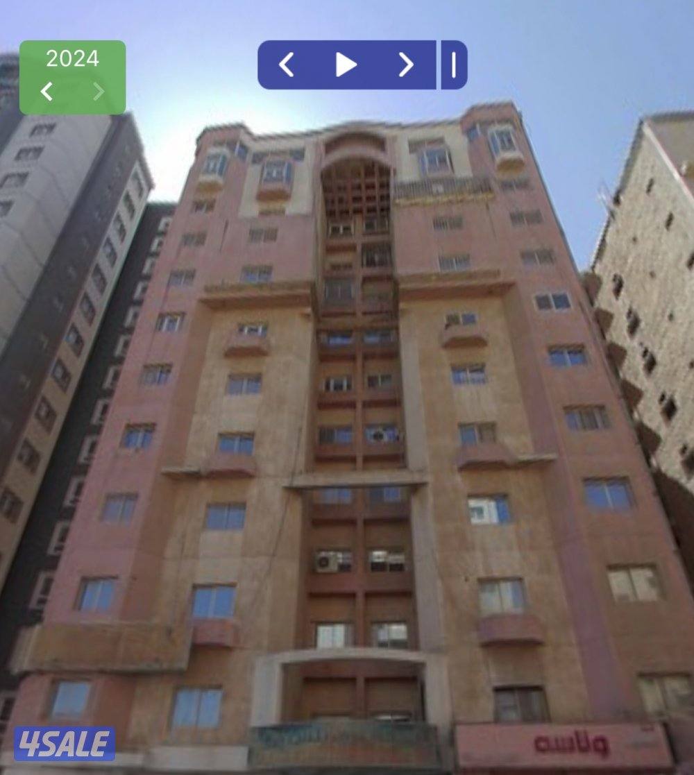 مساحتها ١٢٥م0