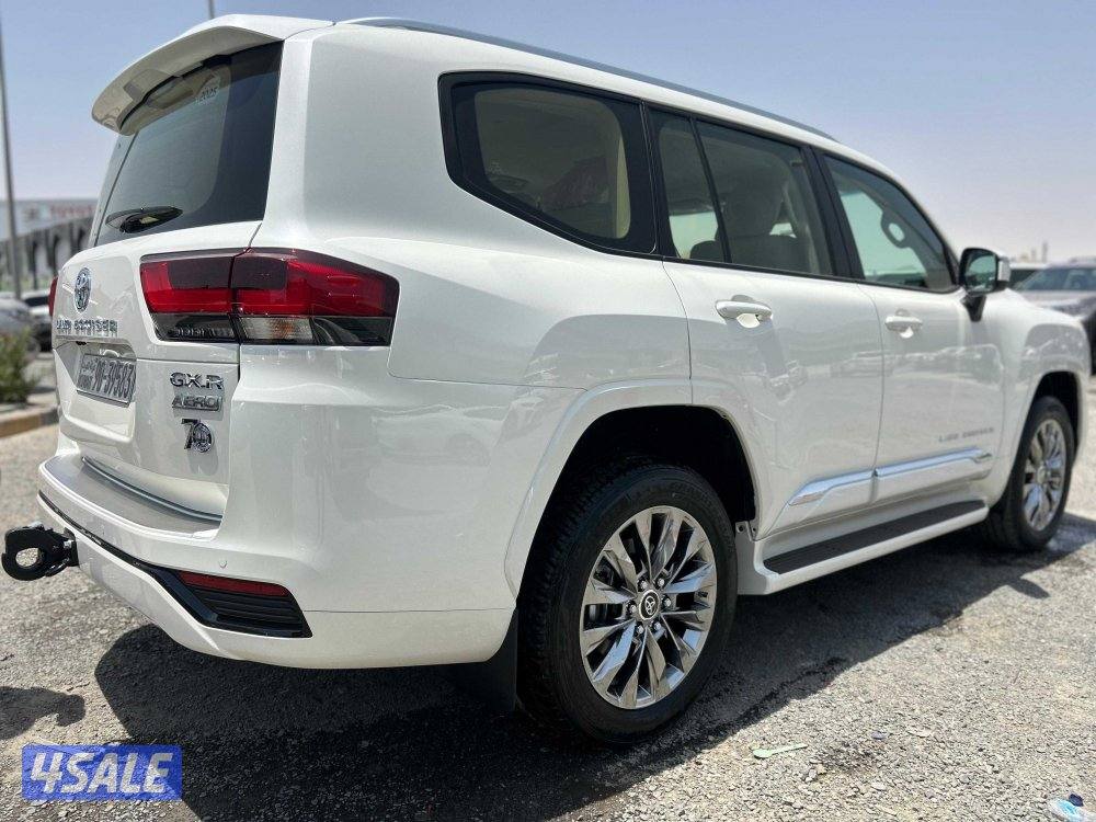 لاند كروزر GX.R AERO .V6 موديل 2025 اصفار2