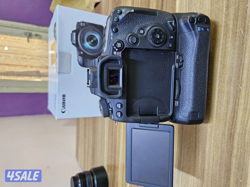CANON 90D WITH 18-135 USM LENS & CANON BATTERY GRIP4