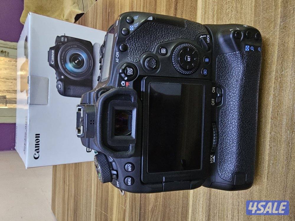 CANON 90D WITH 18-135 USM LENS & CANON BATTERY GRIP3