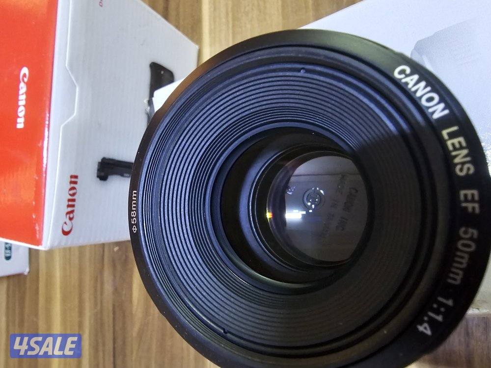 CANON 90D WITH 18-135 USM LENS & CANON BATTERY GRIP8