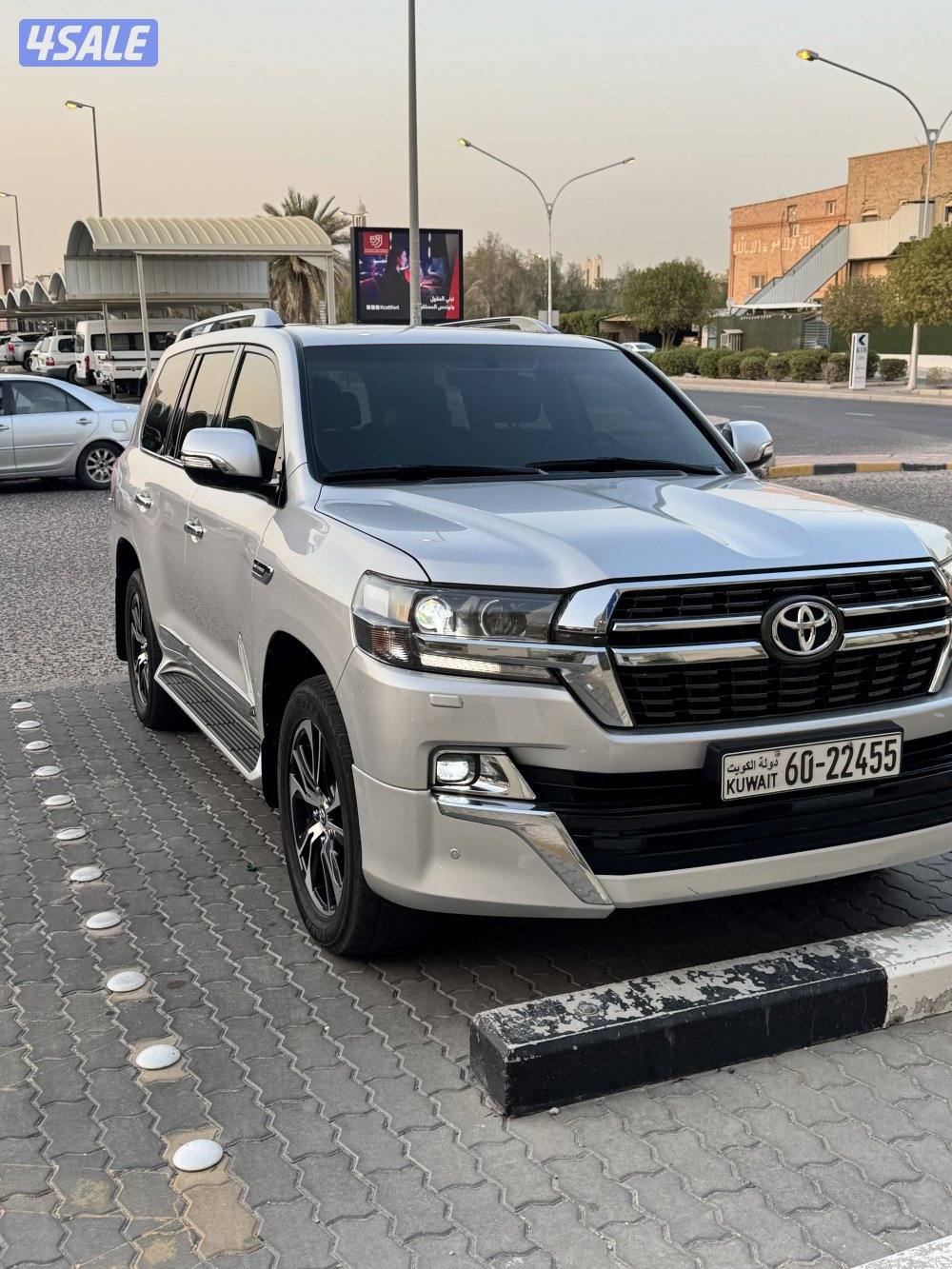 لاندكروزر GX.R_قراند تورينق_V62