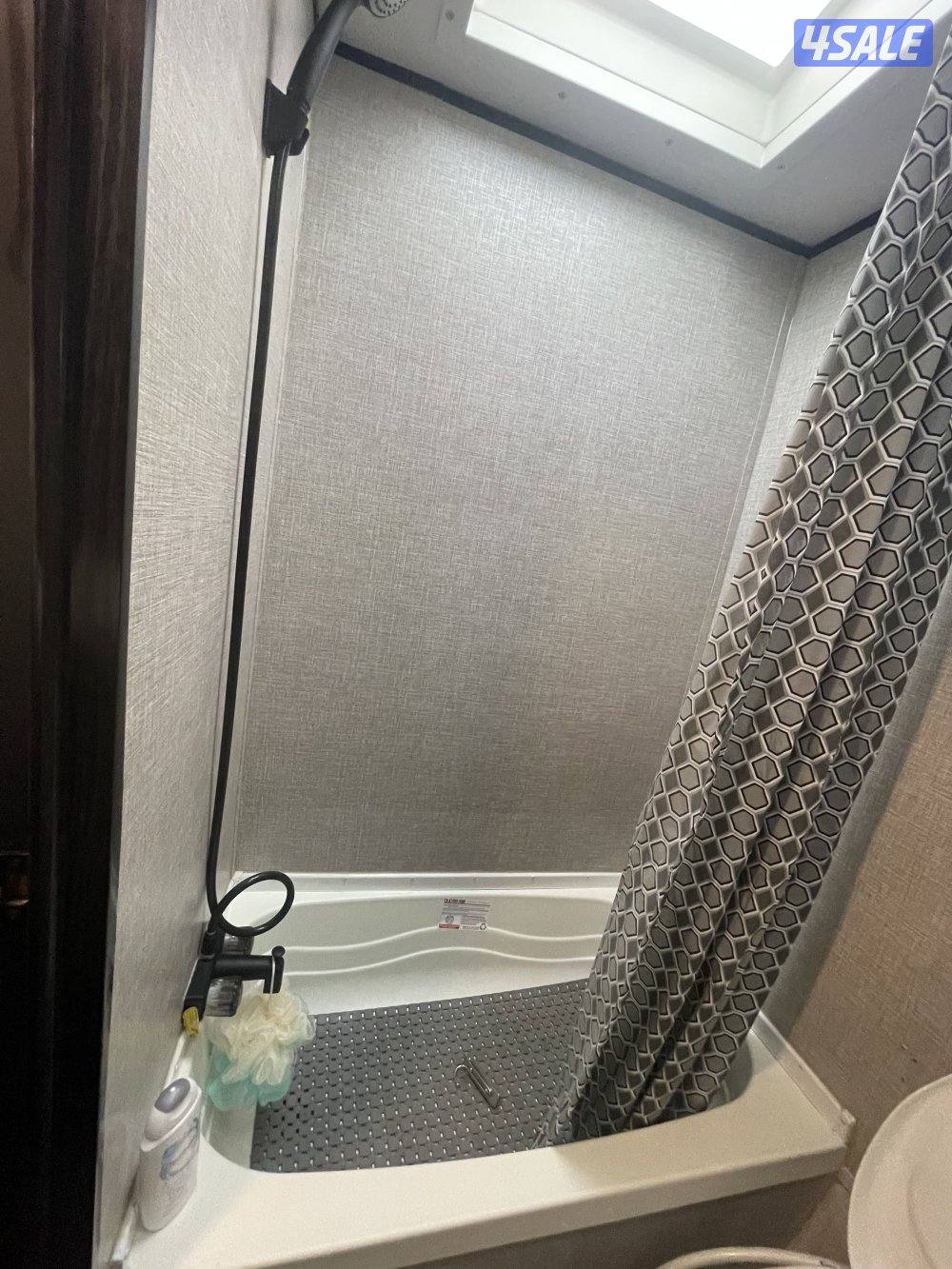 للبيع كرفان جايكو 2-2-0-210