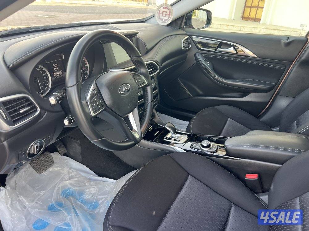 انفينيتي Q305