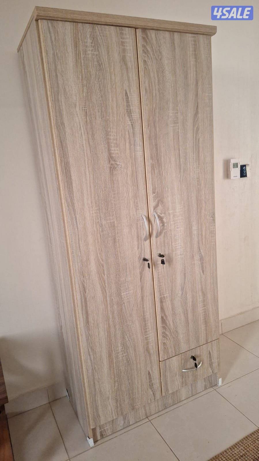 كبتات للبيع ٢ باب ارفف وعلاقة جديد بسعر مناسب4