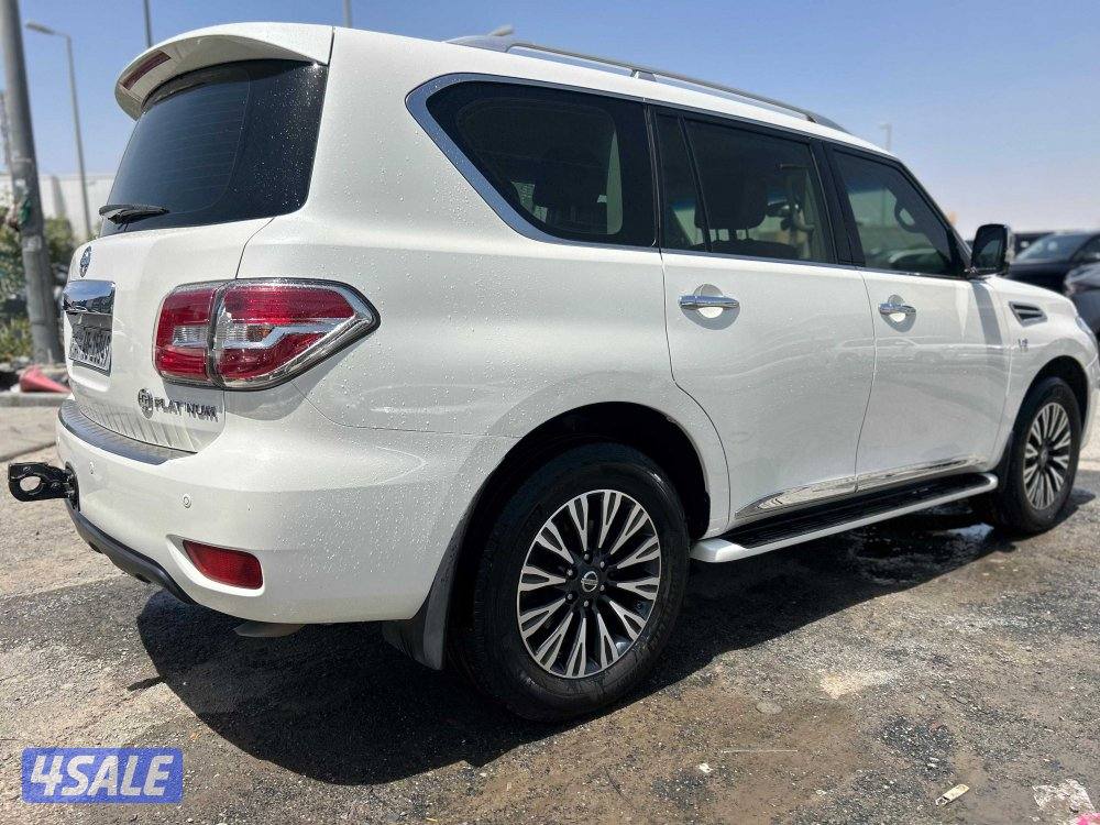 نيسان باترول بلاتنيوم .V82