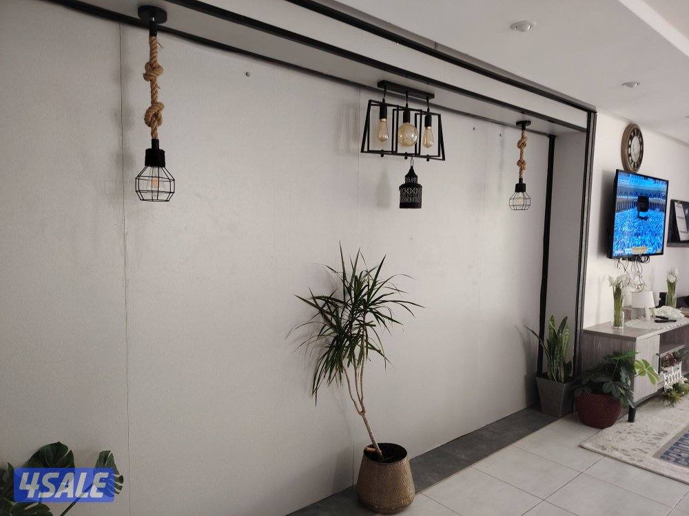 شاليه للايجار بصباح الأحمد صف اول حمام سباحة 6 غرف حديقة9