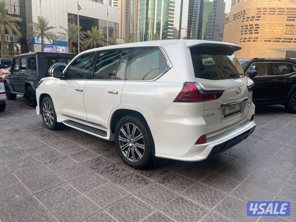 لكزس LX570 - وكالة موديل ٢٠١٧ عداد ١٧٨ الف كيلو0