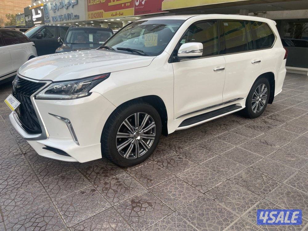 لكزس LX570 - وكالة موديل ٢٠١٧ عداد ١٧٨ الف كيلو2