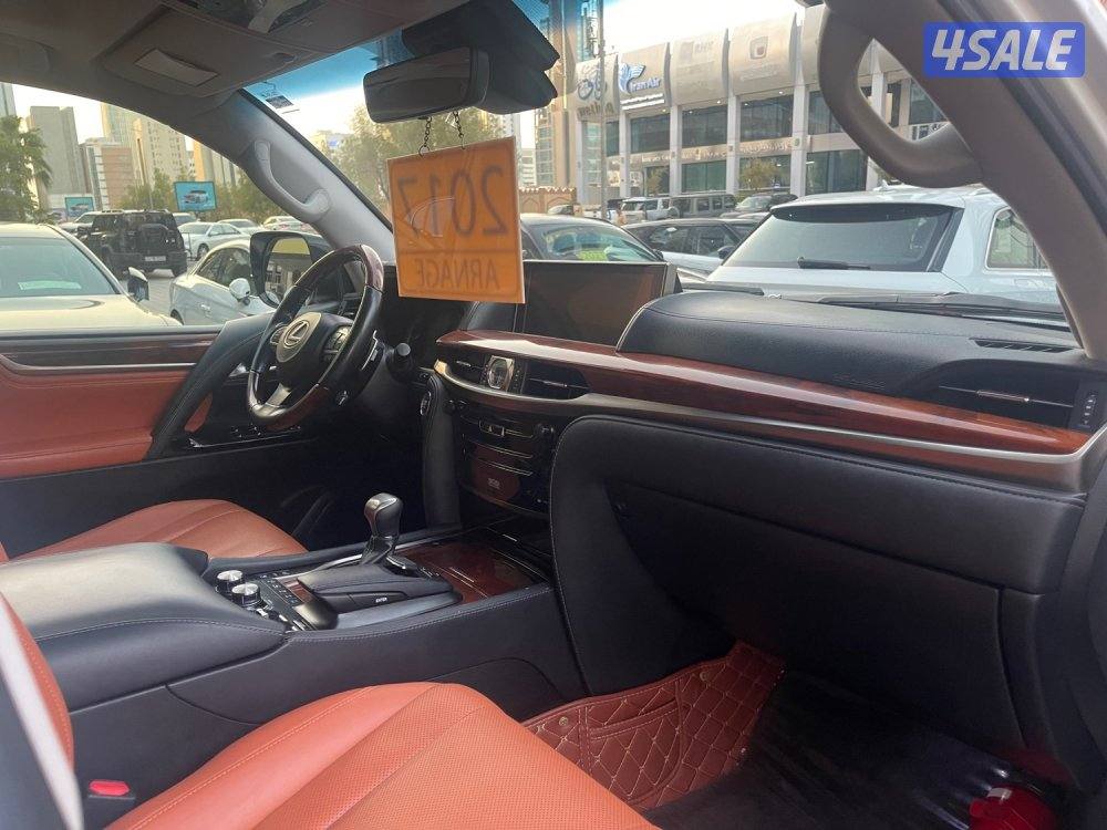 لكزس LX570 - وكالة موديل ٢٠١٧ عداد ١٧٨ الف كيلو6