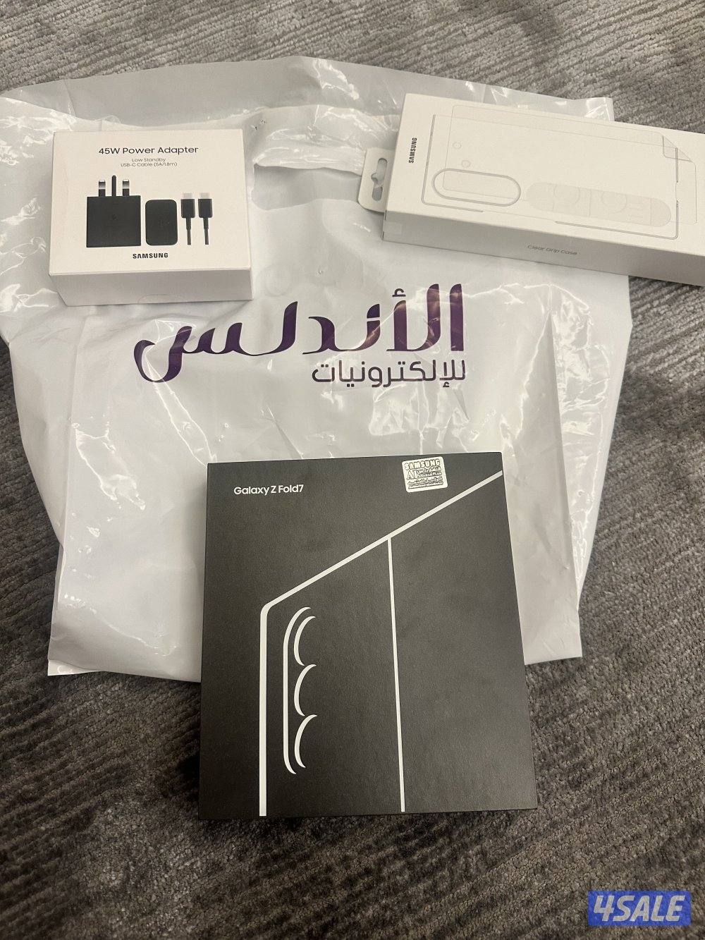 للبيع Z.Fold7 جديد0