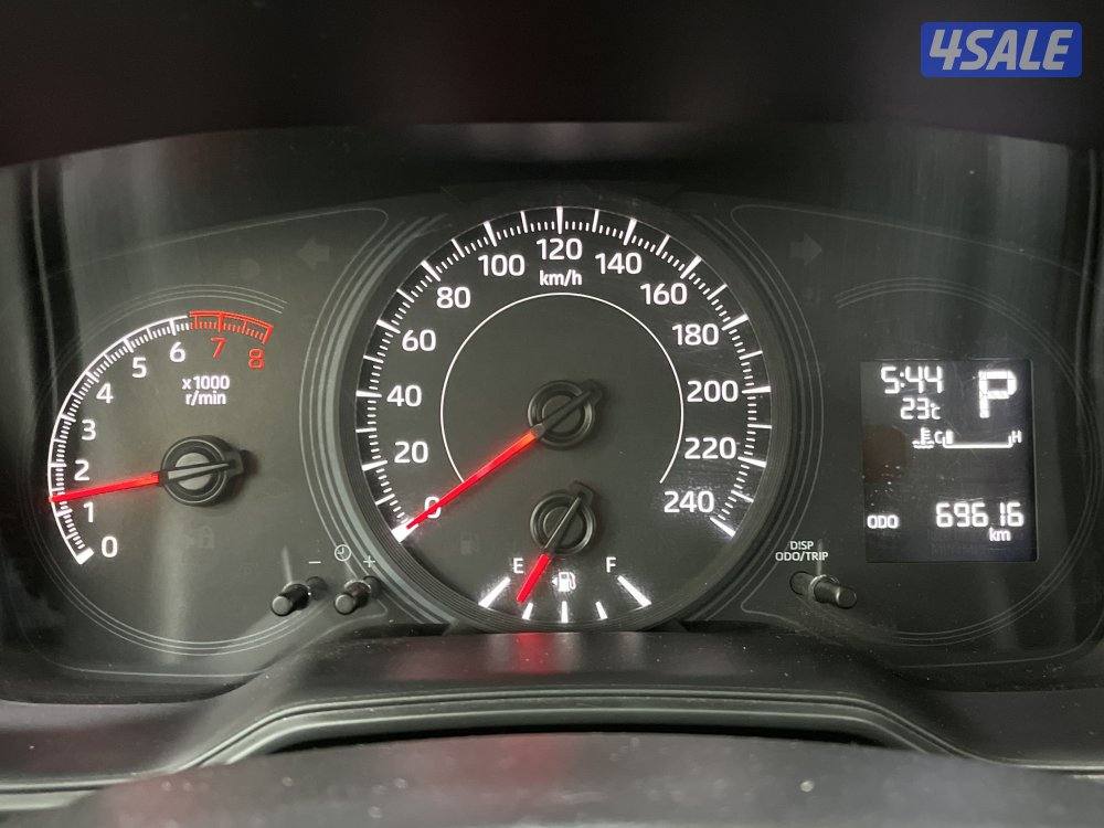 TOYOTA COROLLA 22F04T-L_U6