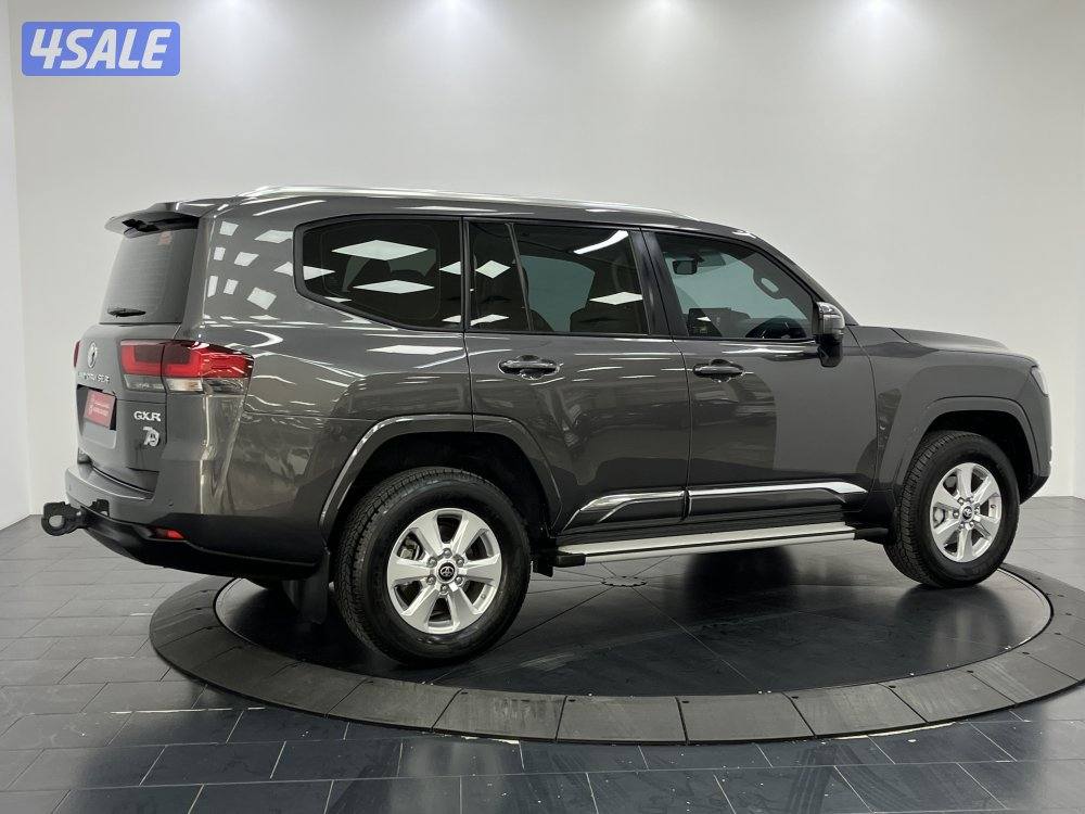 TOYOTA LAND CRUISER 24L3-GXR4F- LA10