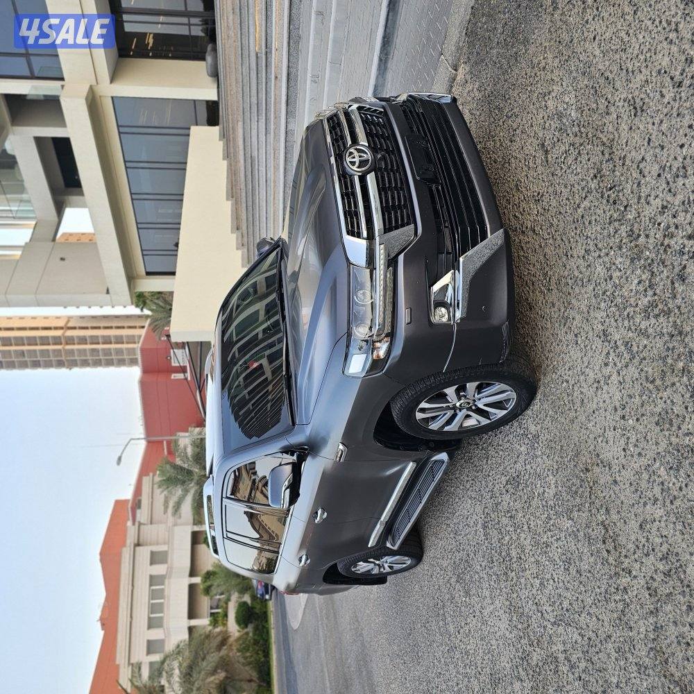 Land Cruiser GXR 20212