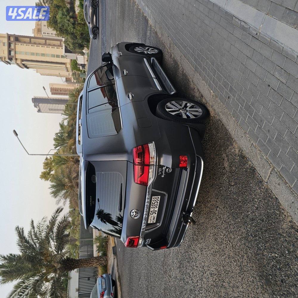 Land Cruiser GXR 20214