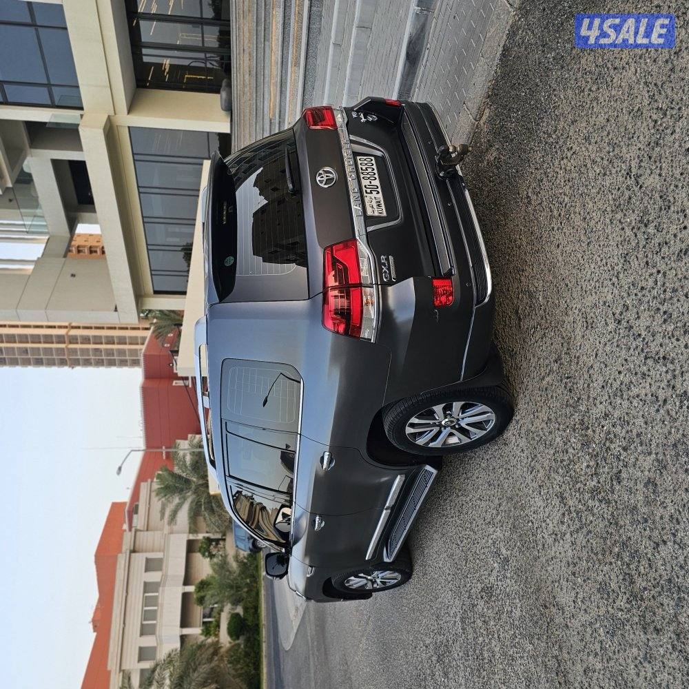 Land Cruiser GXR 20216