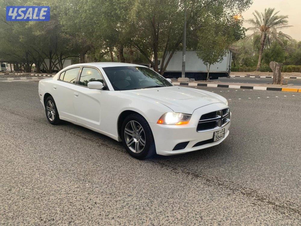 للبيع دودج شارجر 2013 عداد 335 فحص V6 الو صدفي مكيف ثلج جاهز مجهز من ا1
