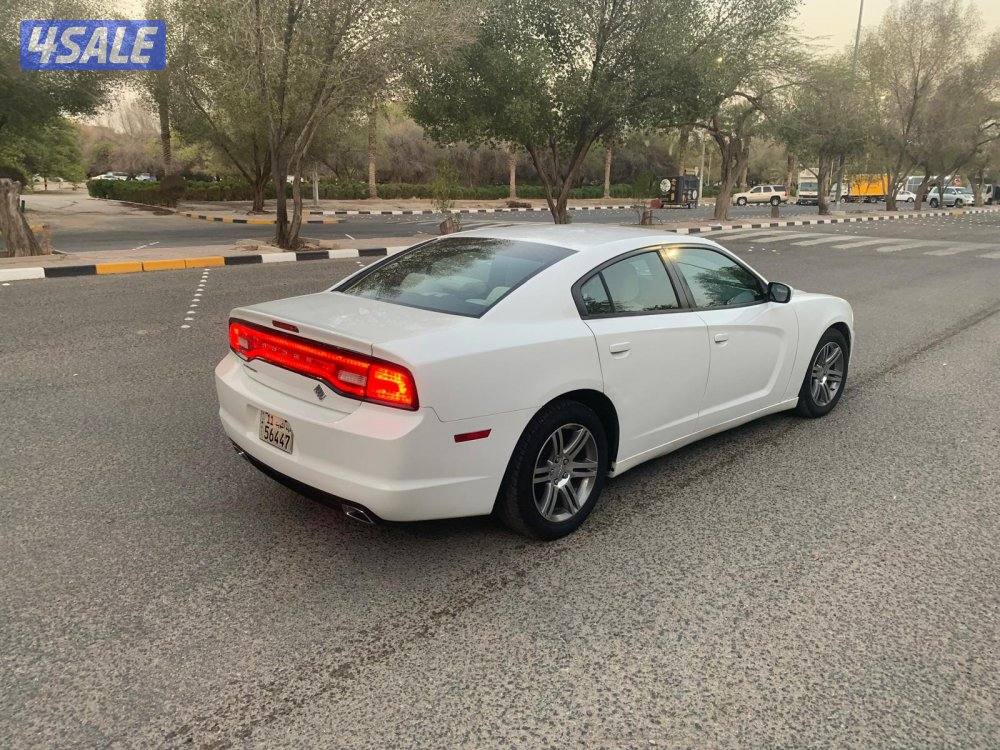 للبيع دودج شارجر 2013 عداد 335 فحص V6 الو صدفي مكيف ثلج جاهز مجهز من ا3