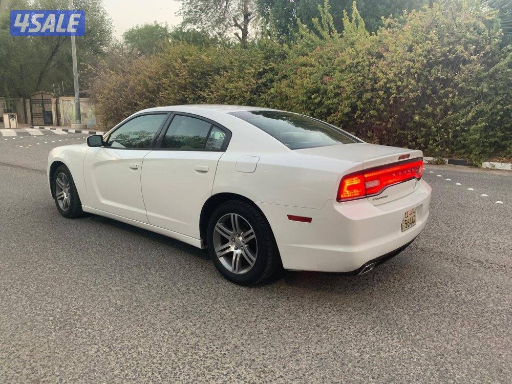 للبيع دودج شارجر 2013 عداد 335 فحص V6 الو صدفي مكيف ثلج جاهز مجهز من ا4