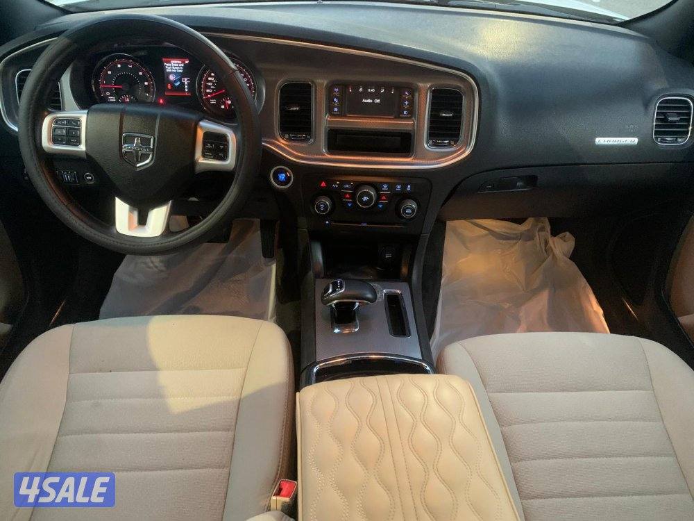 للبيع دودج شارجر 2013 عداد 335 فحص V6 الو صدفي مكيف ثلج جاهز مجهز من ا8