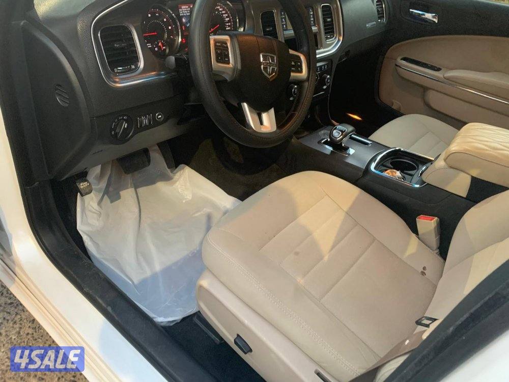 للبيع دودج شارجر 2013 عداد 335 فحص V6 الو صدفي مكيف ثلج جاهز مجهز من ا9