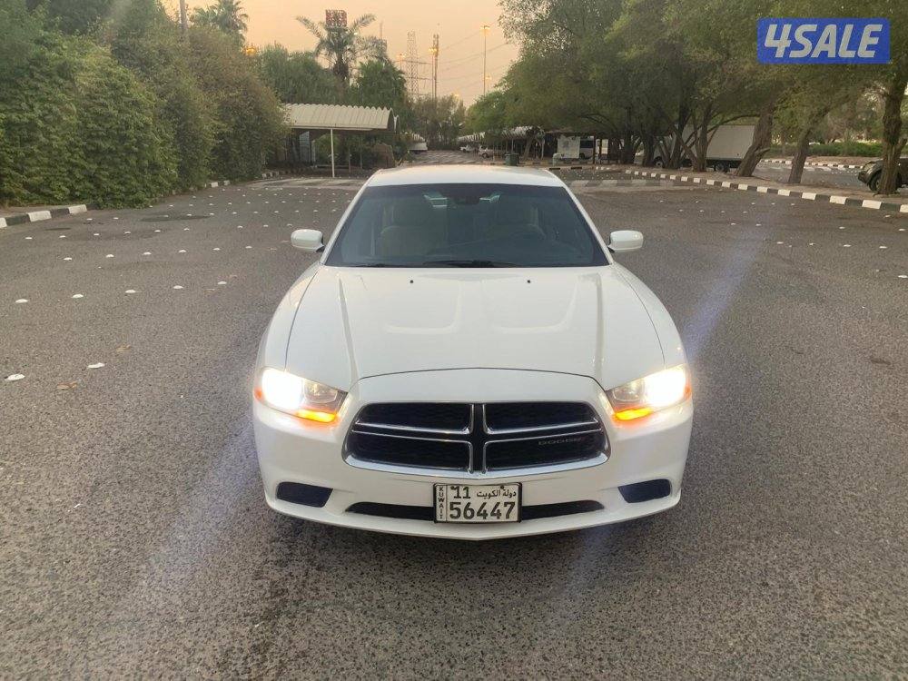 للبيع دودج شارجر 2013 عداد 335 فحص V6 الو صدفي مكيف ثلج جاهز مجهز من ا12