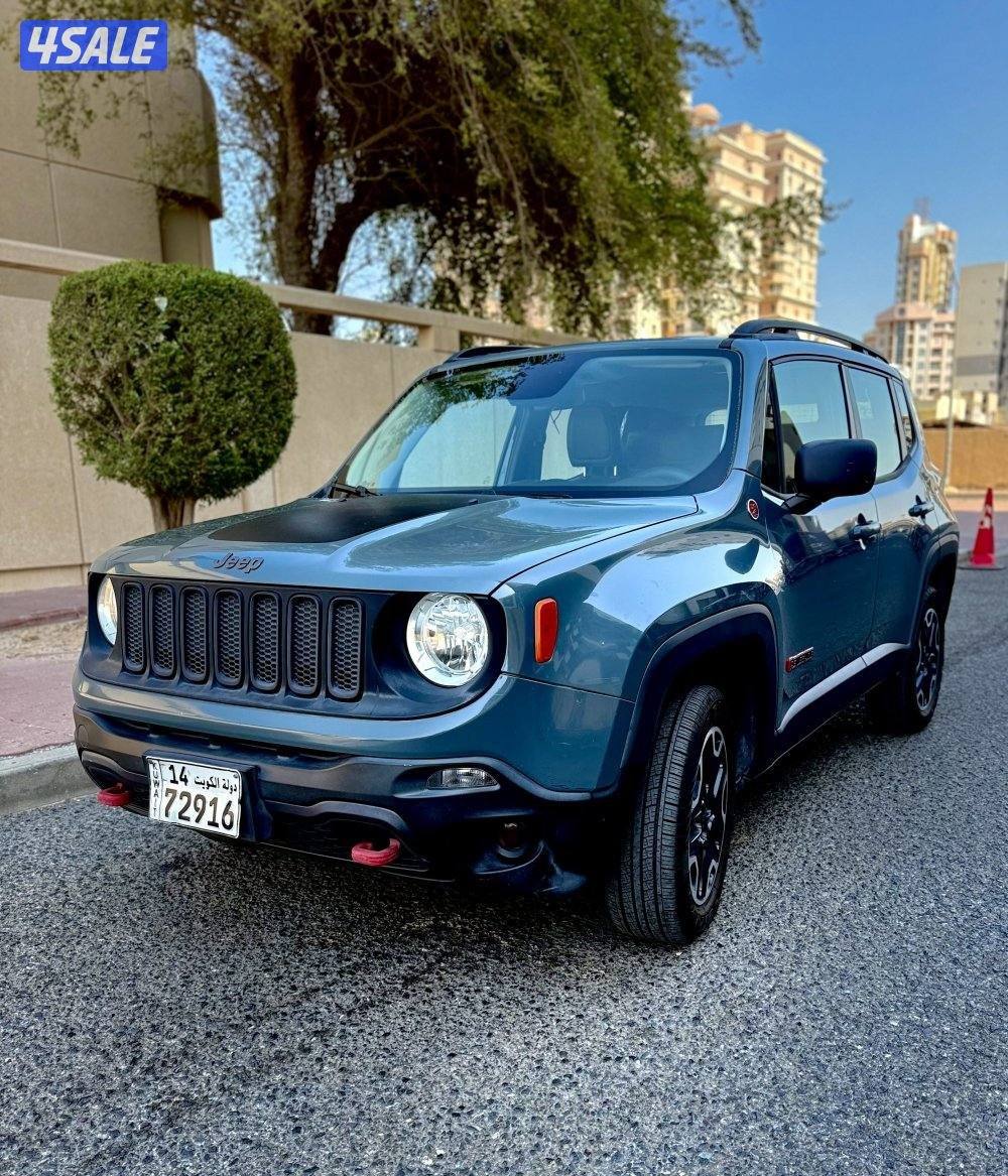 Jeep رنجيدي2016  تريل هووك وكآله الملا شرط  4/4 الفحص 4 سلندر دبل قير1