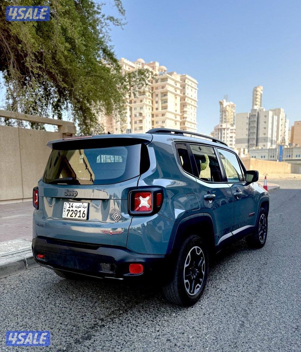Jeep رنجيدي2016  تريل هووك وكآله الملا شرط  4/4 الفحص 4 سلندر دبل قير2