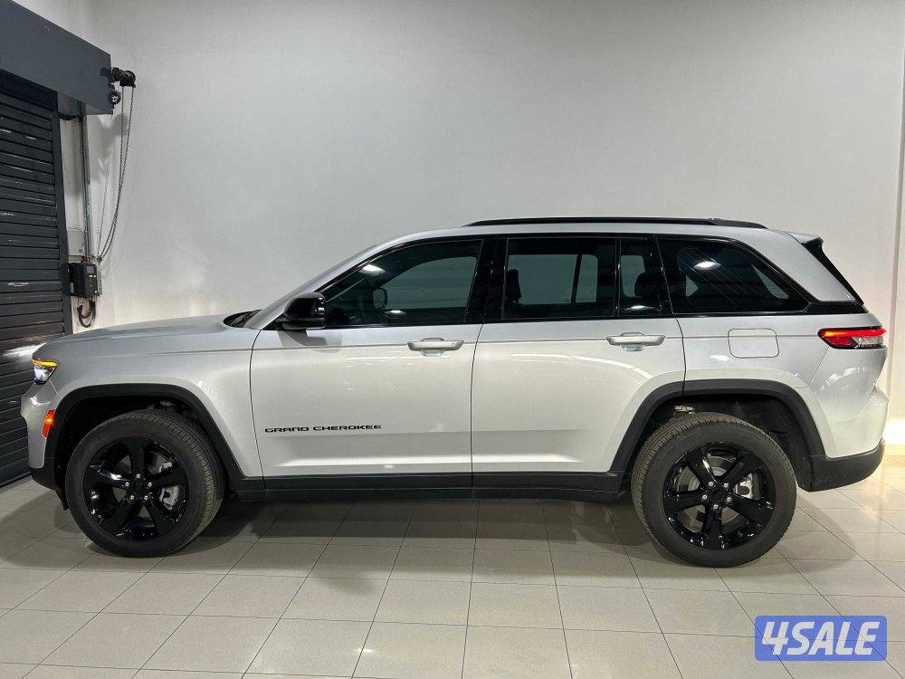 Jeep Grand Cherokee Altitude0