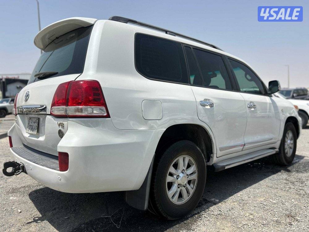 لاند كروزر GXR-V82