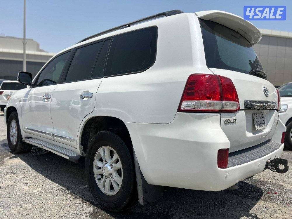 لاند كروزر GXR-V83