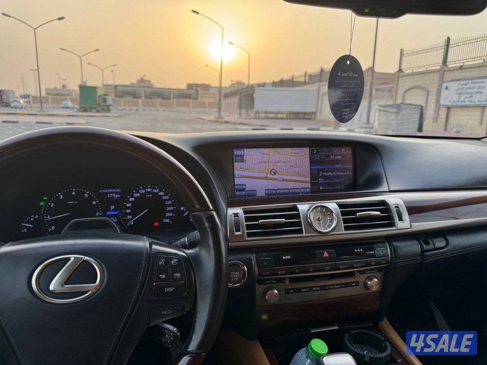 للبيع لكزس vip ماشي 807