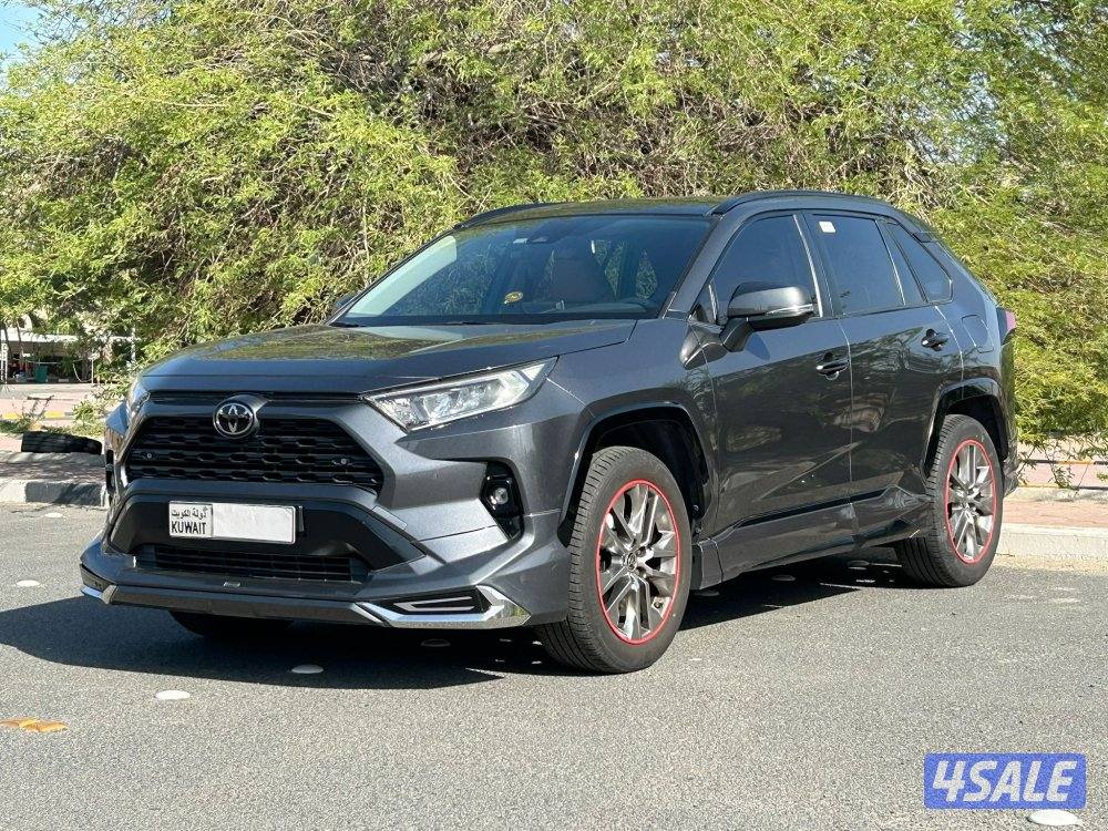تويوتا RAV 4 
4WD
أعلى فئة "مودليستا"15