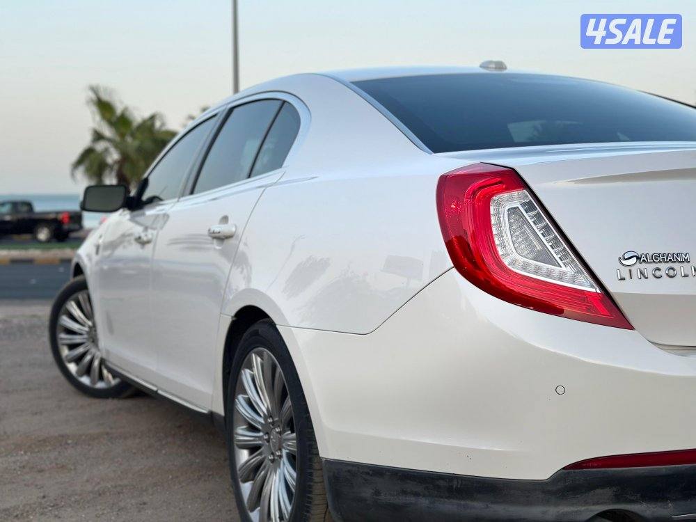 لنكولن MKS موديل 20132