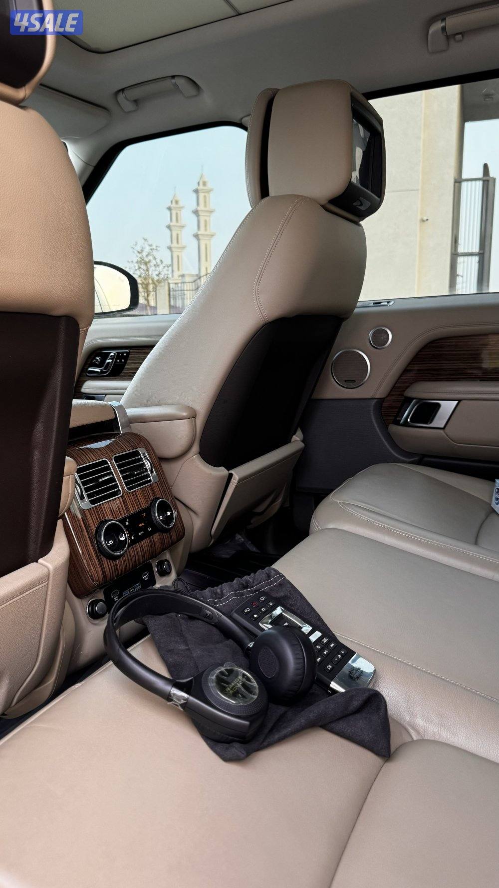 للبيع رنج روفر موديل 2018 HSE7