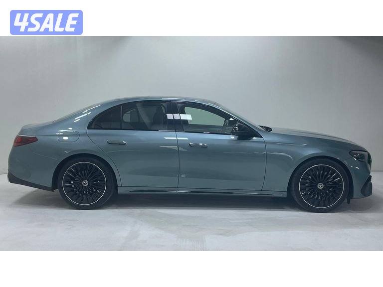 Mercedes-Benz E-Class4
