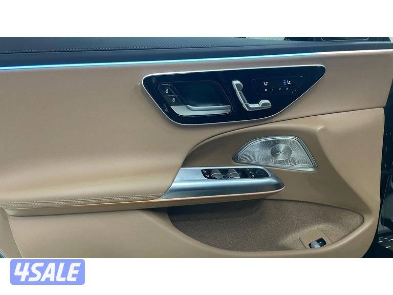 Mercedes-Benz E-Class14