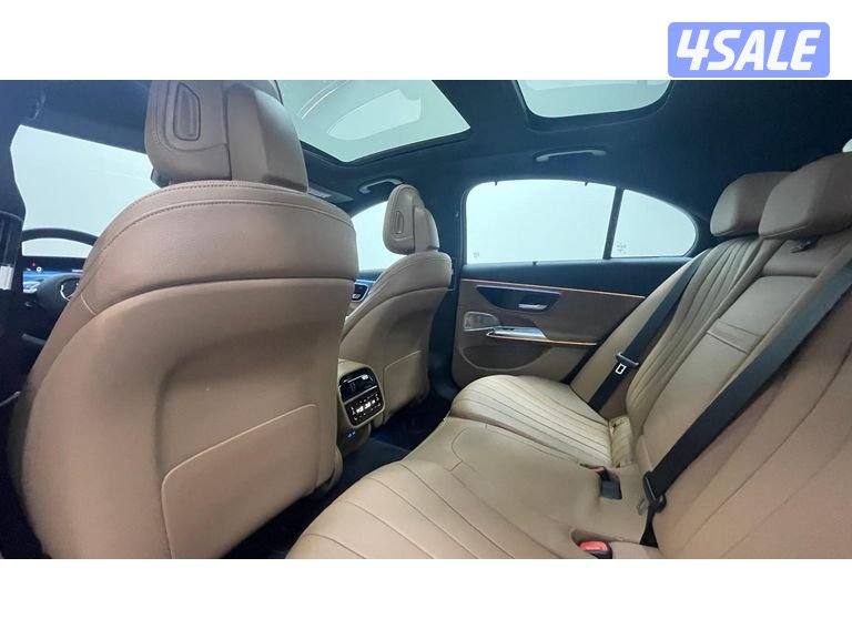 Mercedes-Benz E-Class13